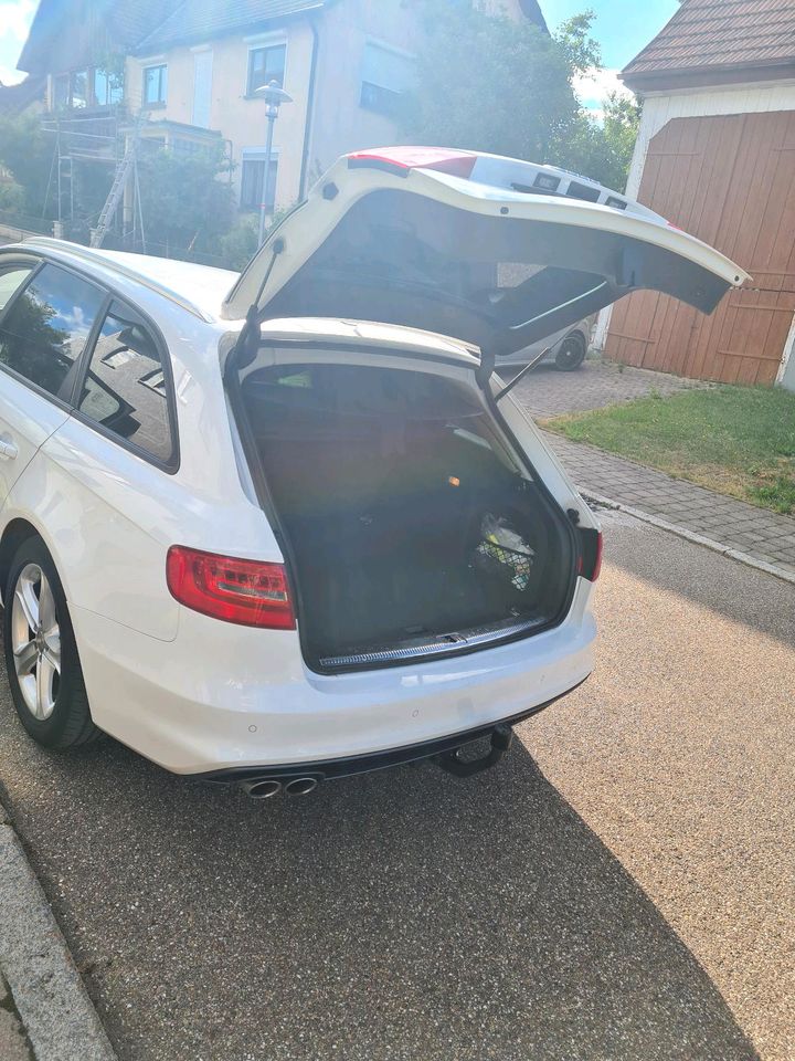 Audi A4 Avant in Fluorn-Winzeln