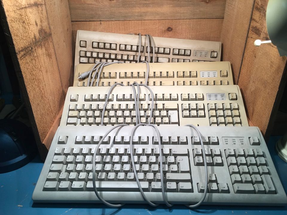 Apple Design Tastatur M2980 in Flintbek