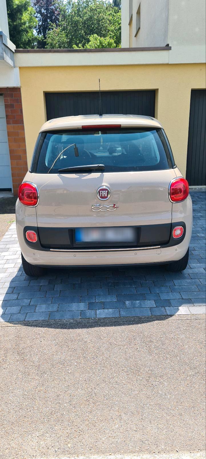 Abbildung des Autos fiat 500L mit Getriebe s…