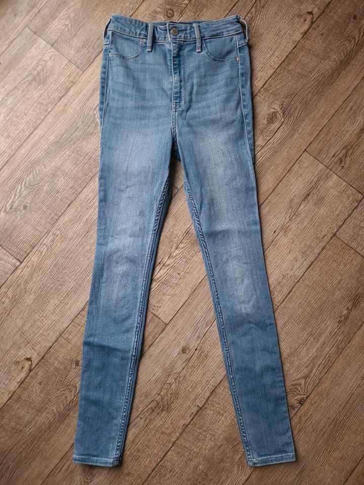 Hollister, Jeans,  W26 L 28 in Dinslaken