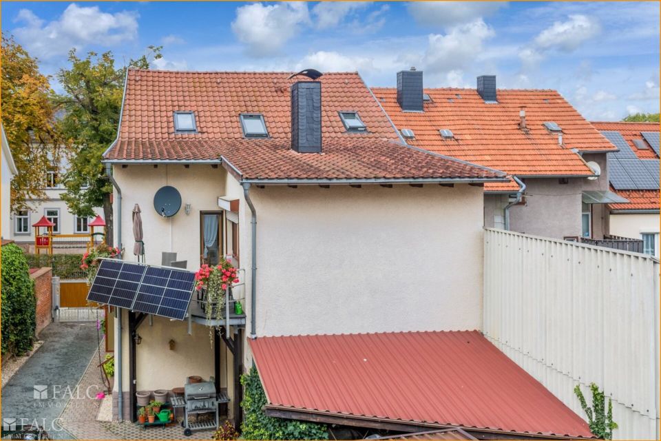 Gepflegtes, modernisiertes Zwei- Familienhaus: Ein Platzwunder in Zentrumsnähe in Waltershausen