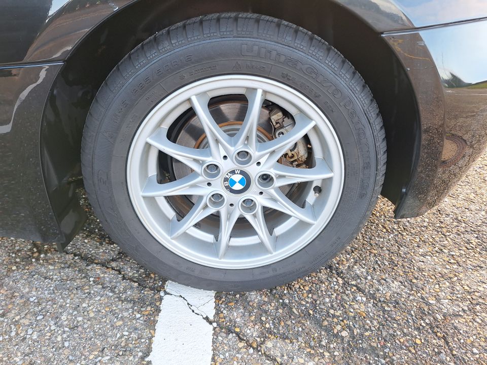 BMW Z4  2,5si Roadster Sportpaket, Navi, M - Ausstattung. in Karlsbad