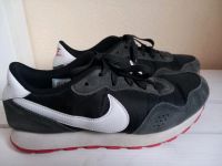 NIKE Sportschuhe Turnschuhe Gr.39 Brandenburg - Falkensee Vorschau