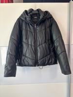 ZARA Steppjacke in Lederoptik mit Kapuze – Größe XS Bayern - Augsburg Vorschau