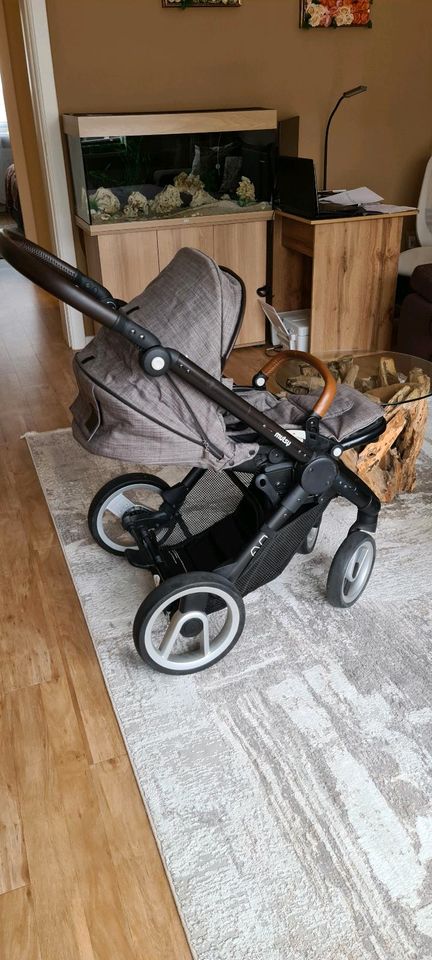 Mutsy Buggy mit beiden Richtungen in Lübeck