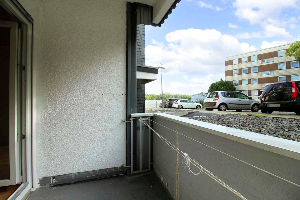 Handwerker-Glück in Heiligenhaus: Bezugsfreie 2-Zimmer-Erdgeschosswohnung mit Balkon in Heiligenhaus