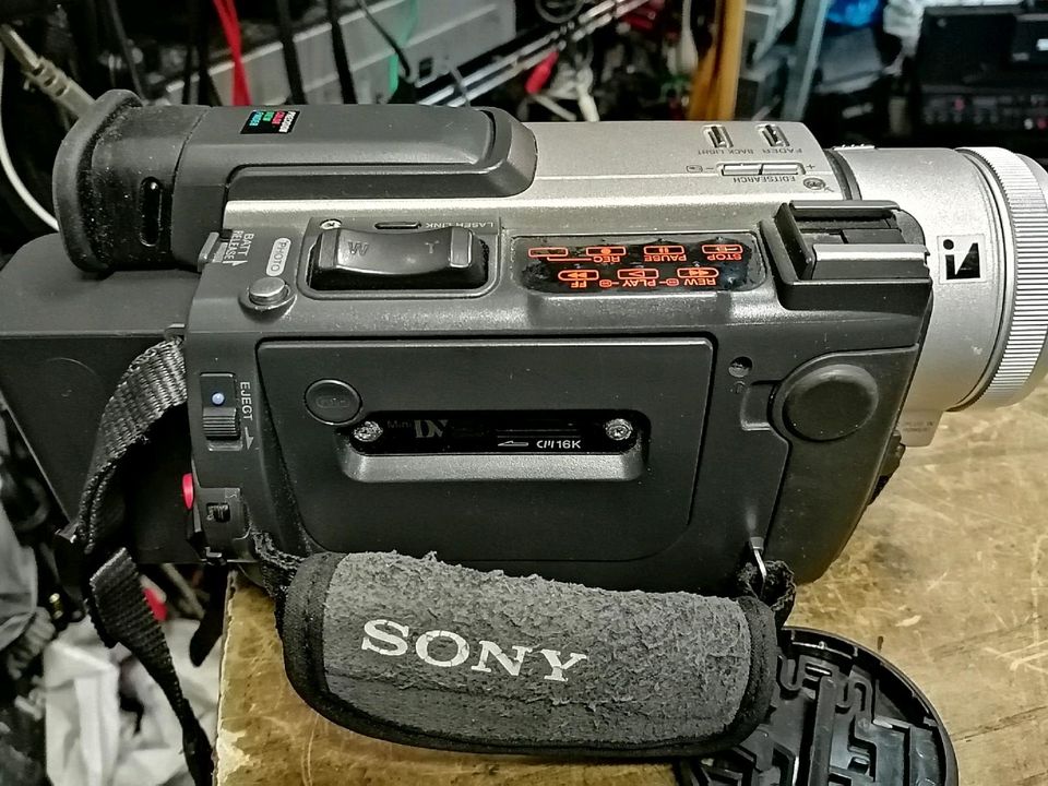 SONY DCR-TRV900, Digital Videocamera OHNE Zubehör, DEFEKT!!! in Berlin