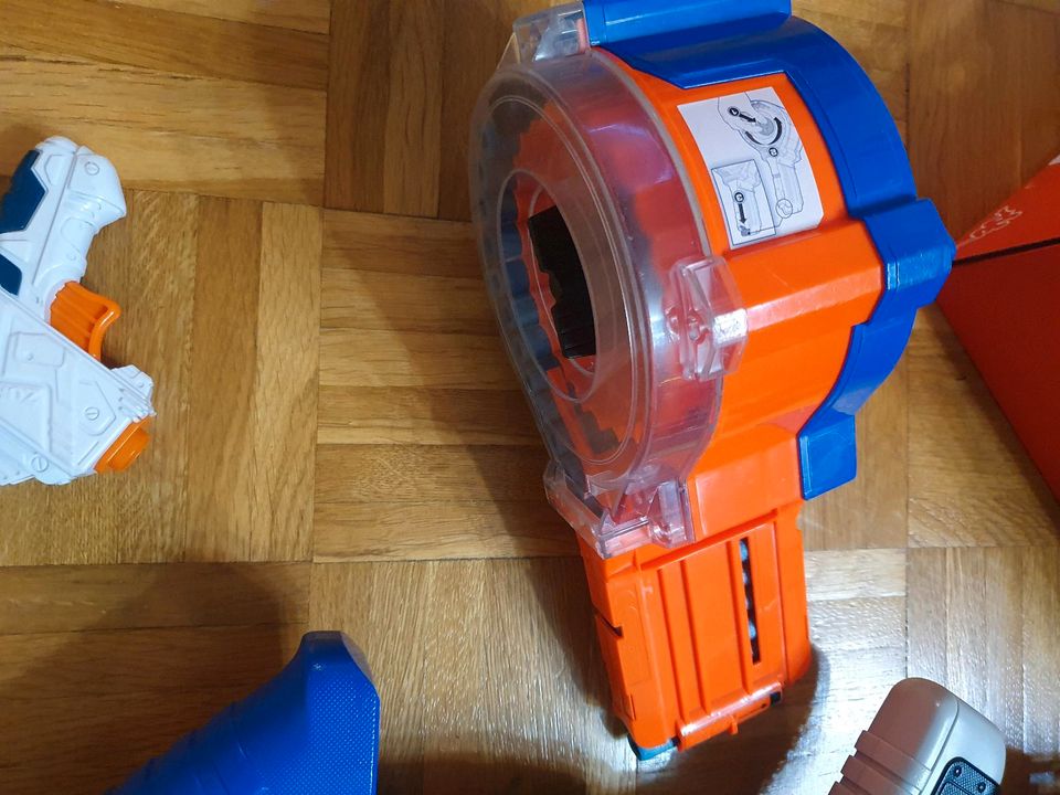 Hasbro Nerf N-Strike Elite Infinus Nerfwaffe + Pfeile + X-Shot in Richtenberg