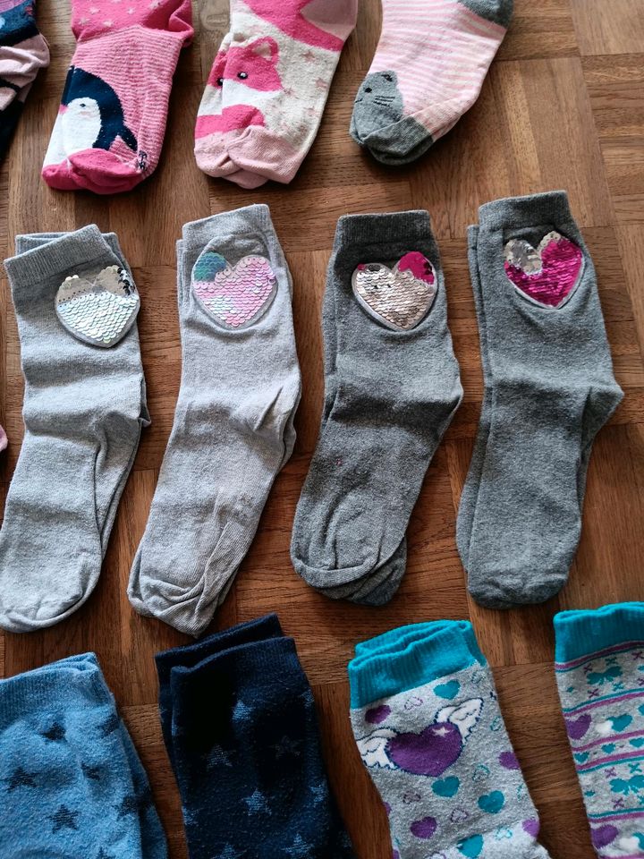 Socken Paket Größe 35-38 in Fellbach