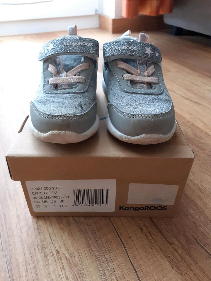 Mädchen Halbschuhe Marke KangaRoos Gr.23 in Zwickau