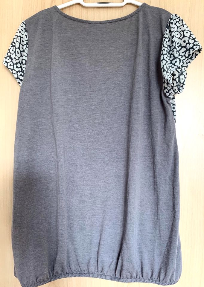 5 Teile Shirts, Top, Blusen, Gr42, gepflegt in Demmin