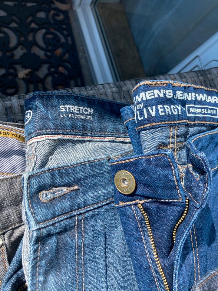 Kleiderpaket Herren Jeans 8 Stück in Mechernich