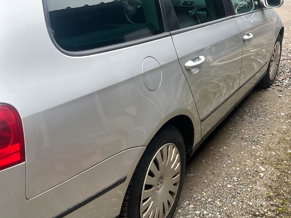 Volkswagen Passat Variant 1.6 Trendline TÜV in Leutkirch im Allgäu