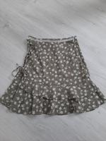 Asos Rock Blumen khaki gr. 34 wie neu gr. XS Thüringen - Erfurt Vorschau