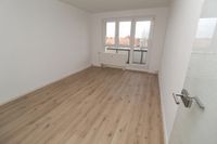 Super renovierte Dachgeschosswohnung inkl. 3 Zimmer+toller Ausblick+Tageslichtbad mit Wanne+Laminat Sachsen-Anhalt - Dessau-Roßlau Vorschau