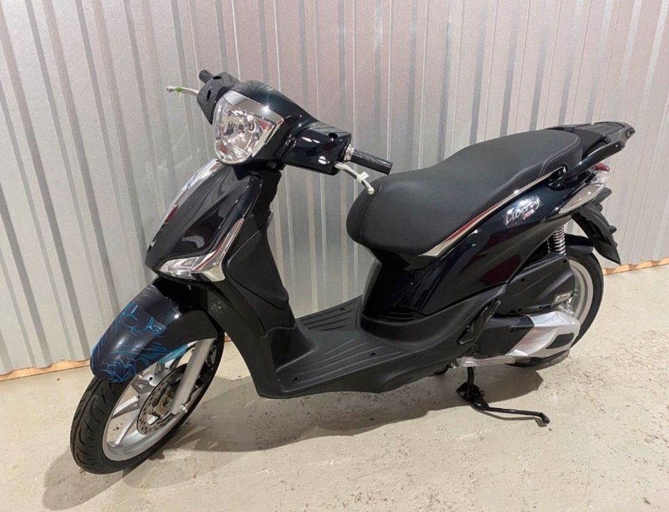 Piaggio Liberty 125 schwarz metallic Neufahrzeug Lieferung mögl. in Barsbüttel