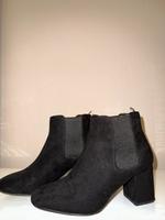 Kurze Stiefel Größe 37 H&M Berlin - Neukölln Vorschau