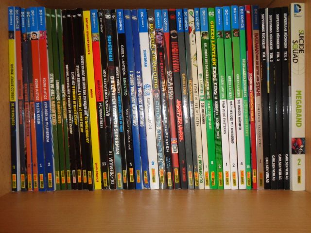 Über 2700 Comicbücher die meissten von Panini Teil 2 in Usingen
