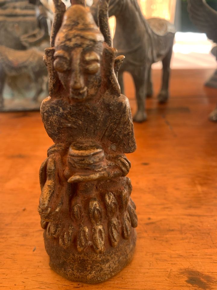 Figurensammlung aus Thailand in Gröbenzell