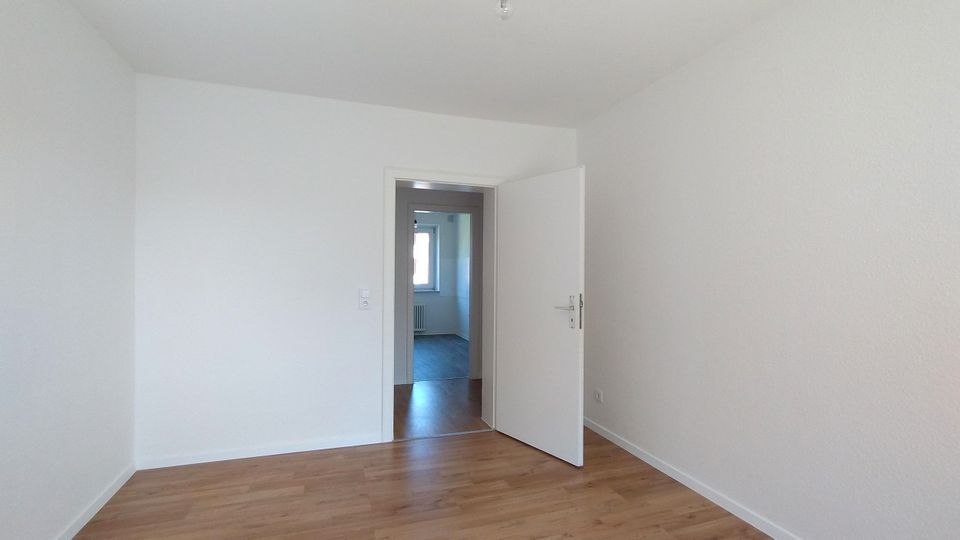 3 ZIMMER | SANIERT | BALKON | TAGESLICHTBAD mit BADEWANNE in Schortens