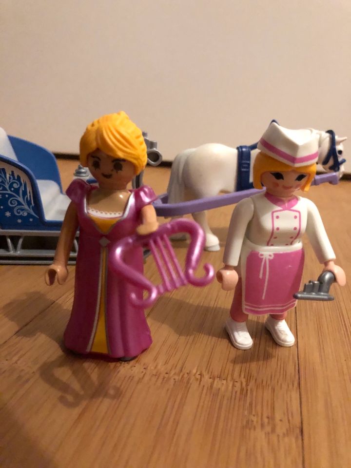 Playmobil 9474 und zusätzlich Figuren in Nordendorf