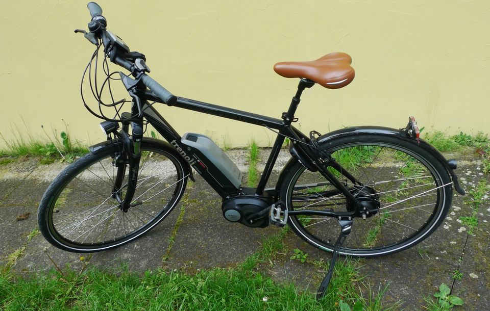 Trekking e-bike "original nur 950KM" in Sulzbach-Rosenberg