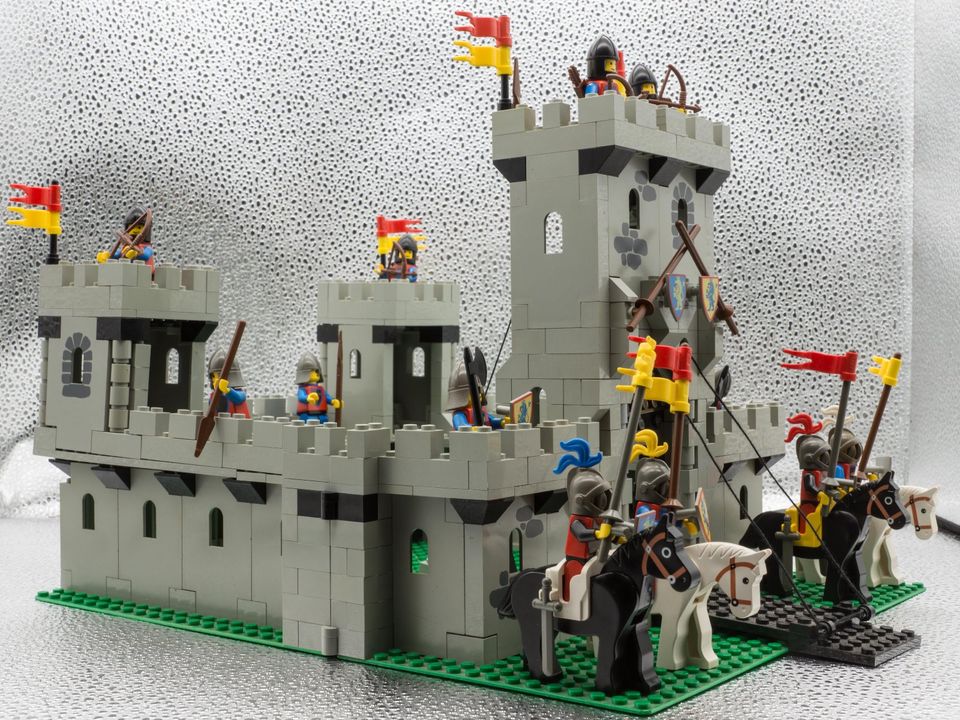 LEGO 6080 - Burg der Löwenritter mit 6010, 6011 und 6061 in Gelsenkirchen