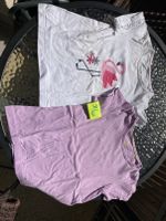 2 Shirts Lila + Weiß Gr. 98/104 München - Maxvorstadt Vorschau