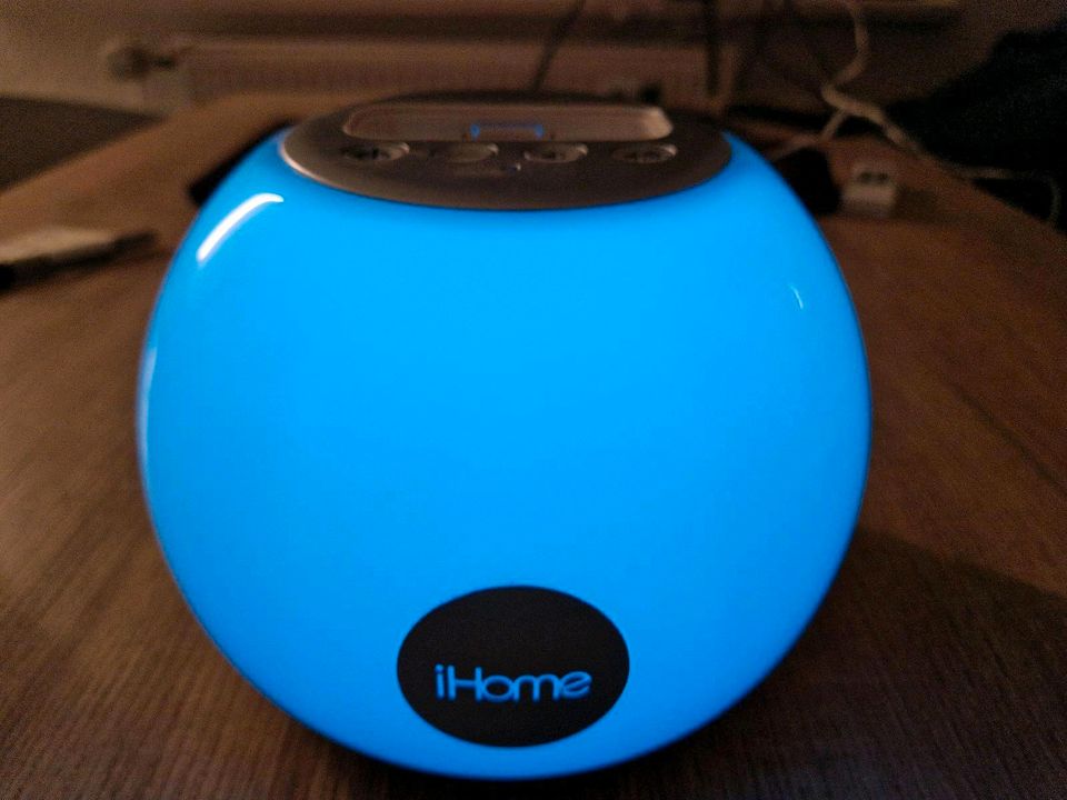 iHome iP15 Glow Tunes LED Color Changing iPod/iPhone Lautsprecher in Hannover