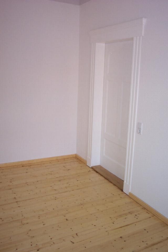 Schöne 2-Raum-Wohnung mit Parkett, 1. Etage in Naumburg (Saale)