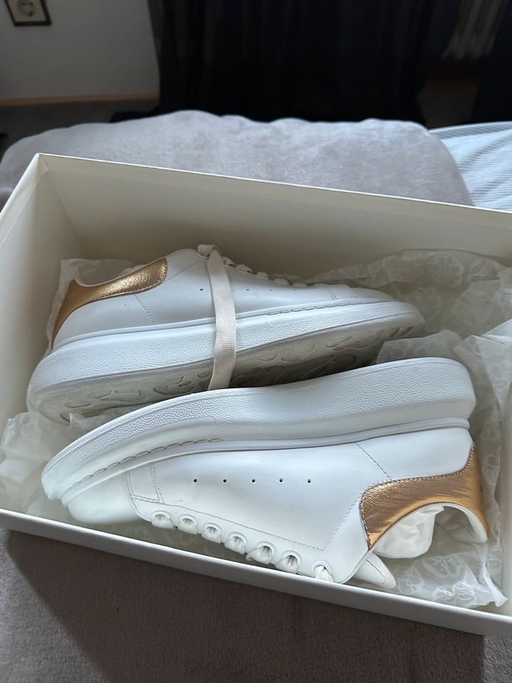 Alexander Mcqueen sneaker 39 w neu❤️ in Waldbröl