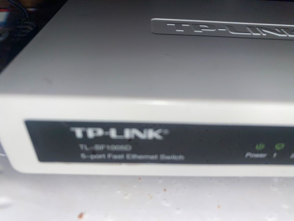 TP-Link TL-SF1005D 5 Port Switch mit Netzteil in Unterhaching