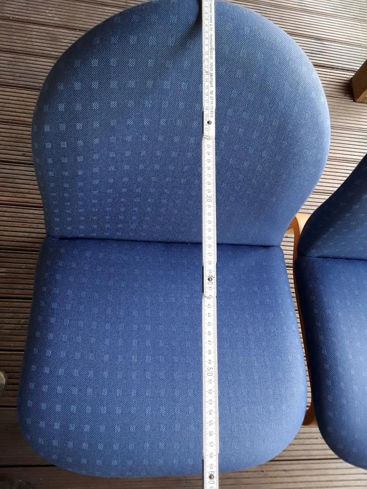 4 x bequeme Sessel-Stühle mit Holzgestell mit blauen Polstern in Bielefeld