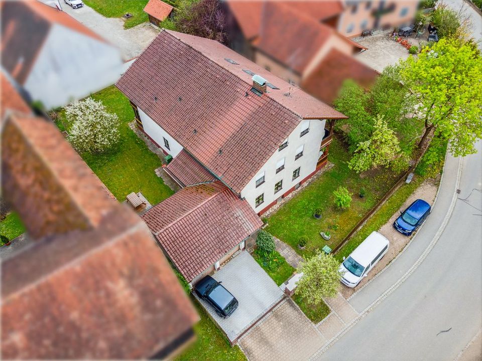 Gepflegtes Mehrfamilienhaus mit schönem Garten in Geisling / Pfatter in Pfatter