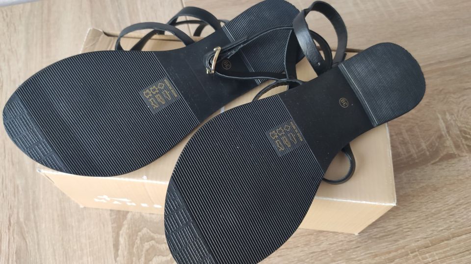 Manebi Sandalen schwarz 39 neu in Saarbrücken