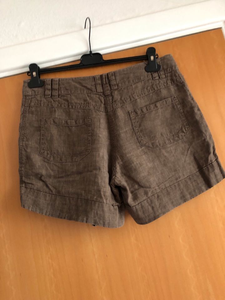 H&M 100% Leinen Shorts Gr 40 braun Top Zustand in Neumünster