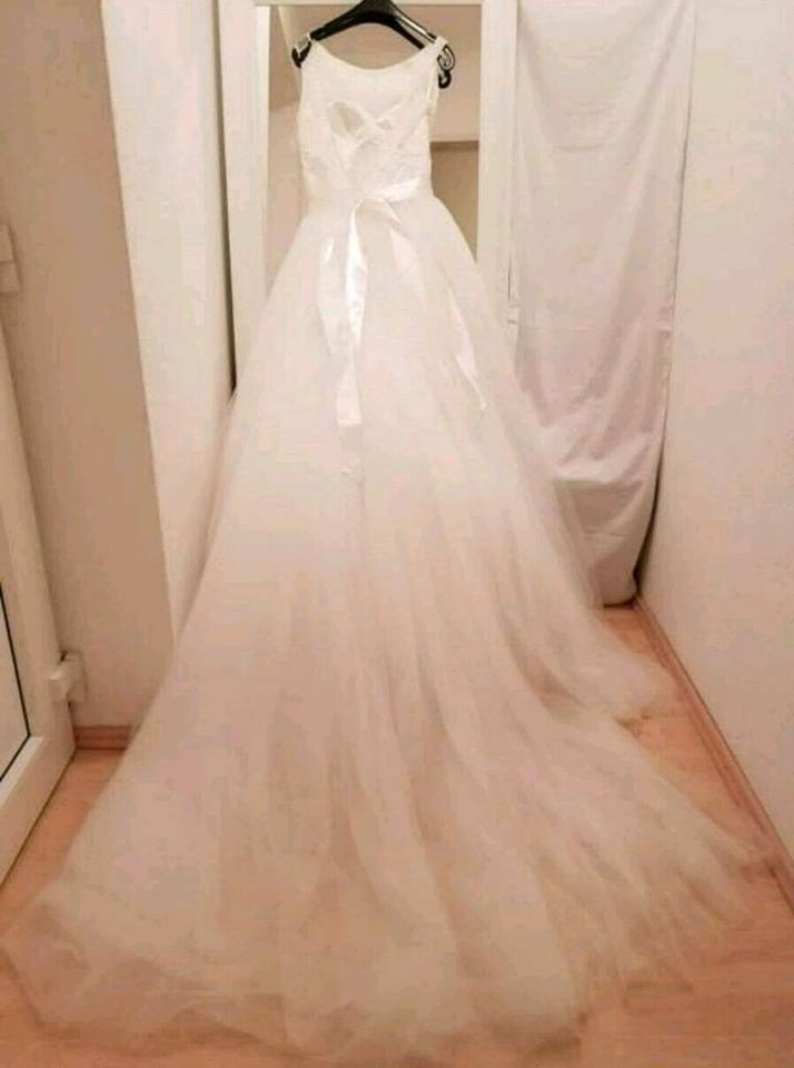 Brautkleid / Hochzeitskleid / Ballkleid (Anpassung, Änderung) in Göttingen