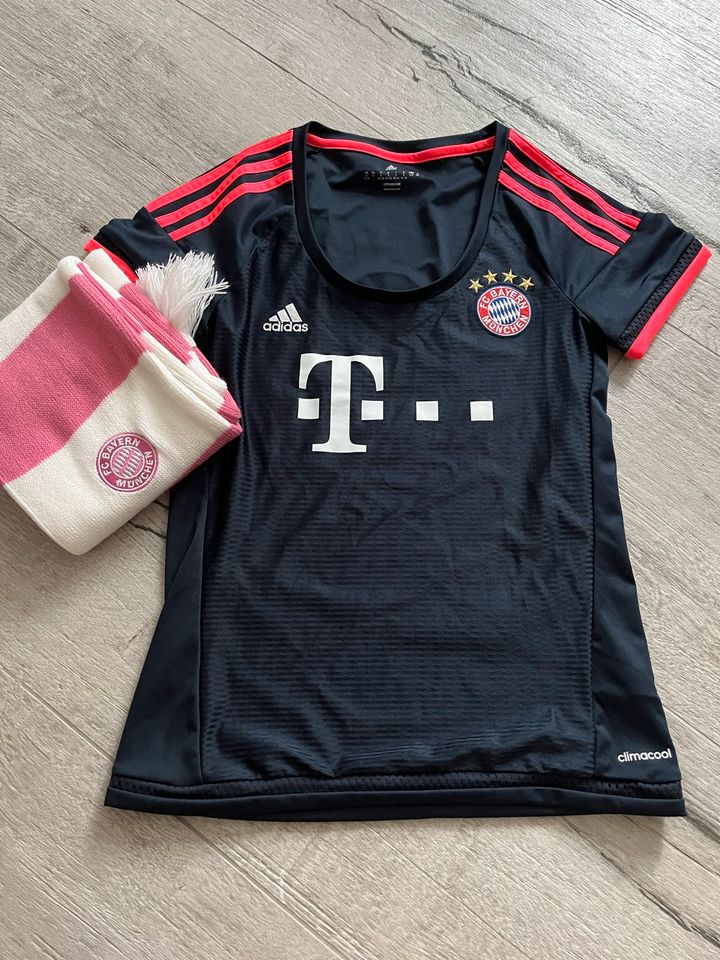 Fc Bayern München Trikot + Schal Merch 2015/2016 in Oelsnitz / Vogtland