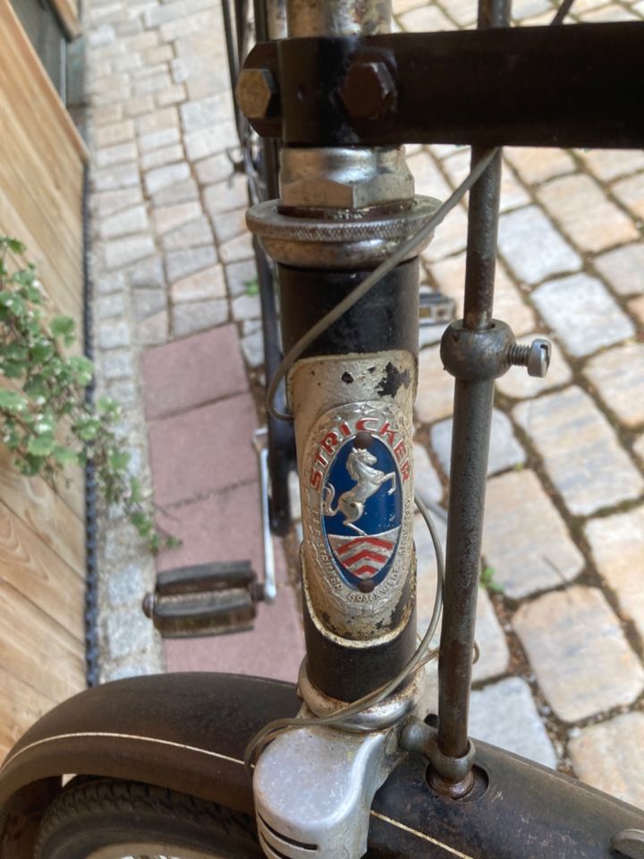 Omas Fahrrad Oldtimer Stricker in Vierkirchen