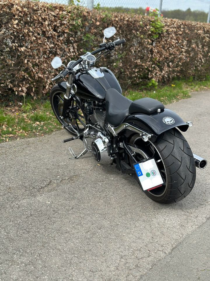 Harley Davidson Breakout 103 Fxsb  5HD Deutsches Modell 260er Rad in Dinslaken