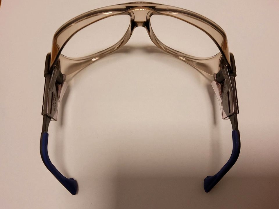Uvex Schutzbrille -Arbeitsbrille Futura 9180, 2-1.2W1FKN DIN -Neu in Giengen an der Brenz