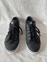 Adidas Sneaker Gr. 9 / 42 Niedersachsen - Langenhagen Vorschau