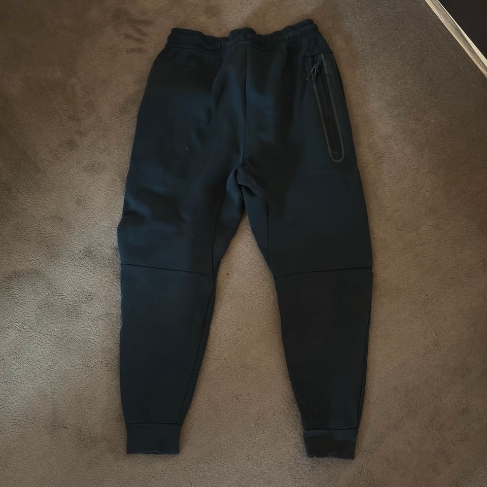 Nike Sportswear Tech Fleece Jogginghose Schwarz Größe S in München