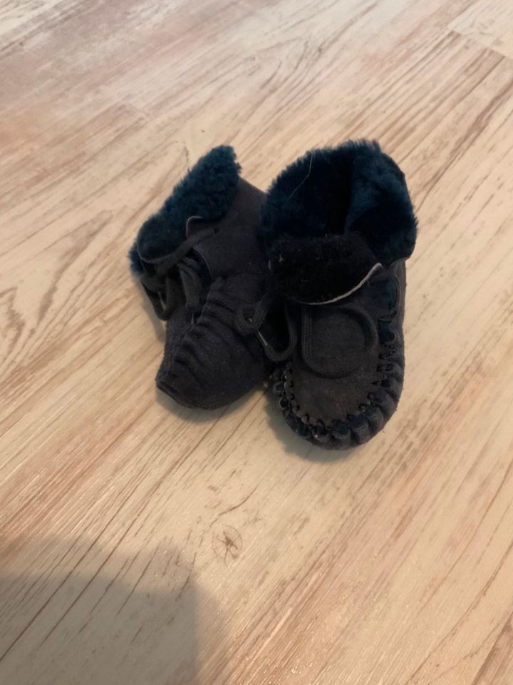 Babyschuhe mit Fell sehr warm in Wacken