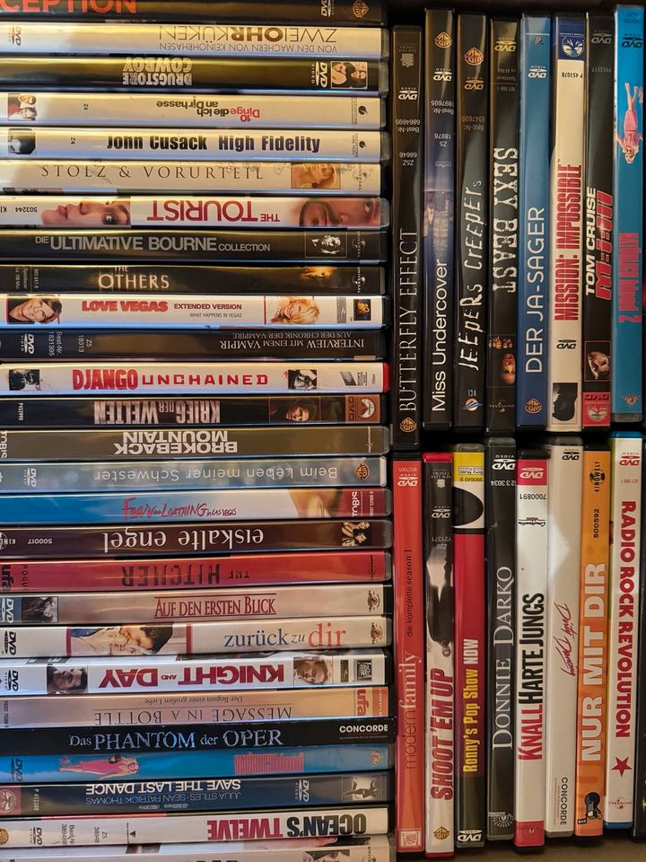 DVD-Sammlung verschiedene Genres in Münzenberg