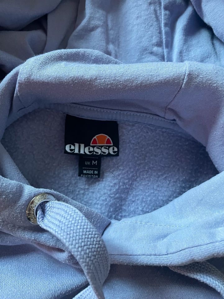 Ellesse Sweatshirt Kapuzenpullover Hoodie Gr. M in Berlin