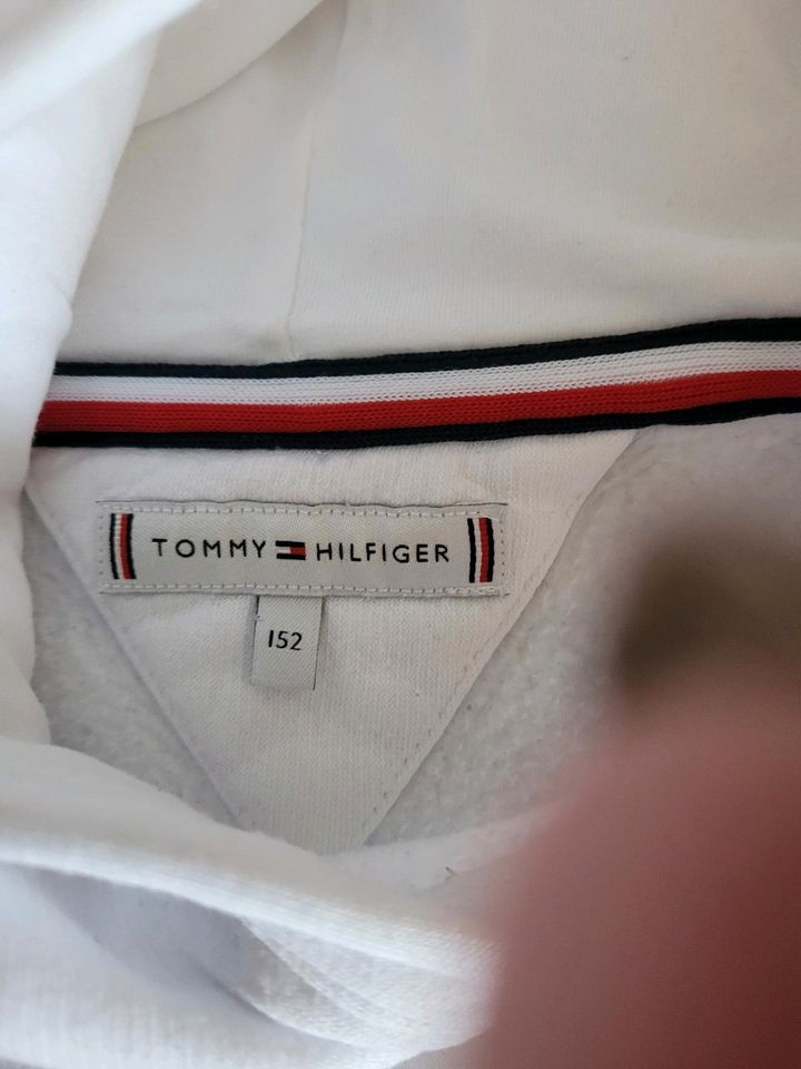 Tommy Hilfiger Sweatshirt Größe 152 in Otterndorf