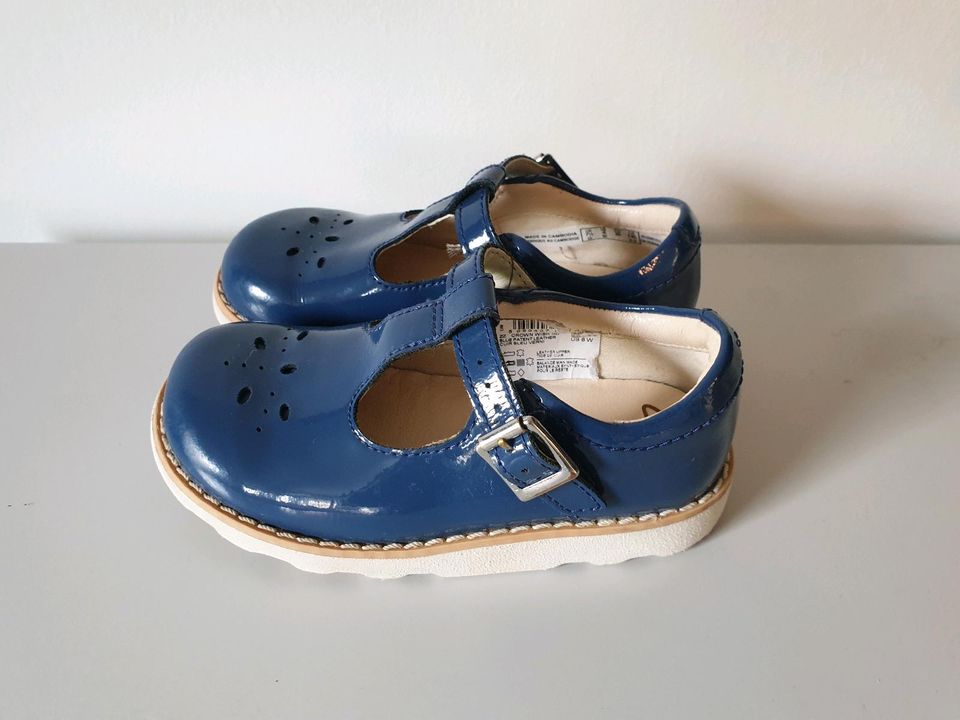 NP45€ Gr25W Clarks Riemchenschuhe SpangenschuheBallerinas T-Steg in Hildesheim