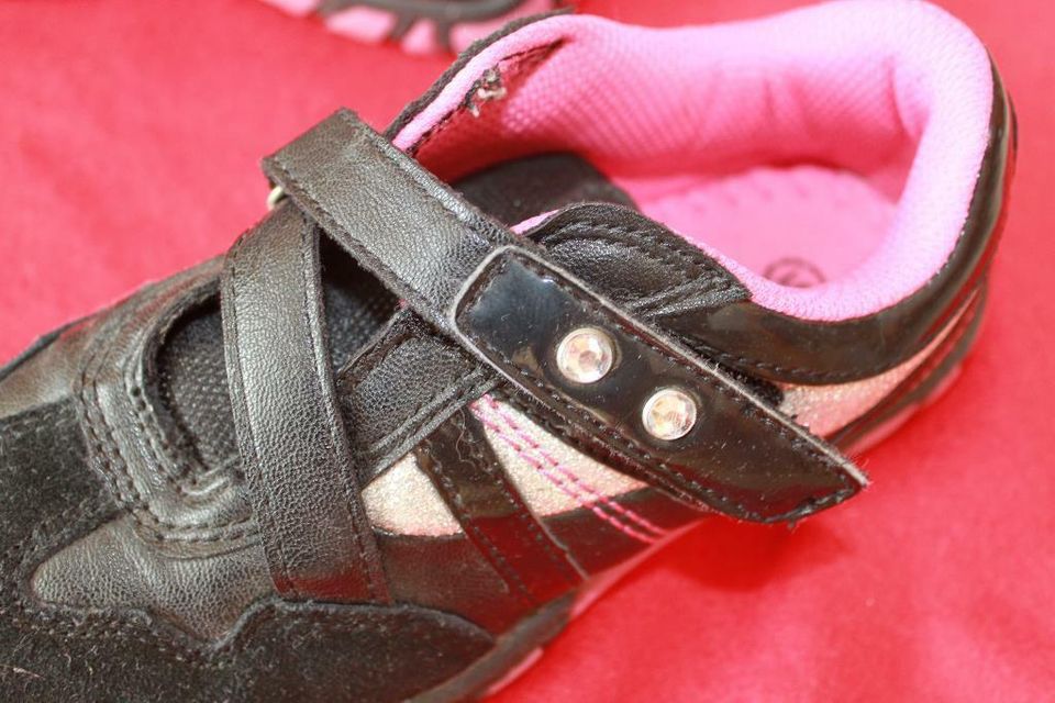 Sneaker schwarz/pink mit Straß, Silber und Lack-Sport Gr.31 in Vechelde