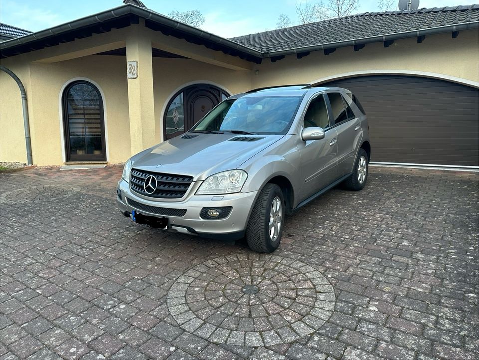 Mercedes-Benz Ml 320  CDI  4Matic in Ensdorf